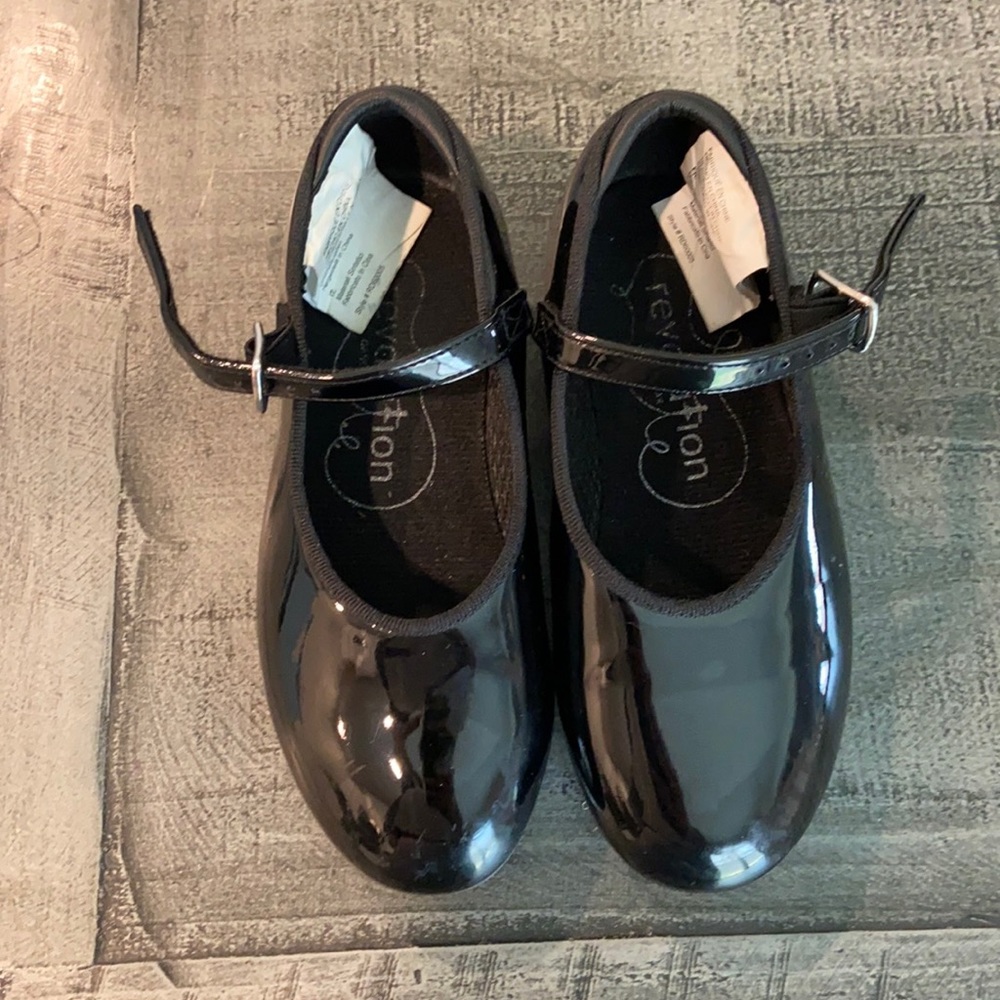 Girls tap dancing shoes